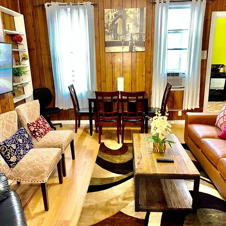Lic, Next To Manhattan, 3 Bedroom Cozy Apt